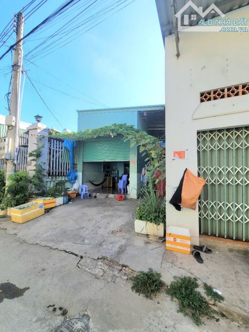 dãy nhà trọ 121.3m2 3ty450 TL gần vòng xoay An Phú 500m, p.An Phú Thuận An