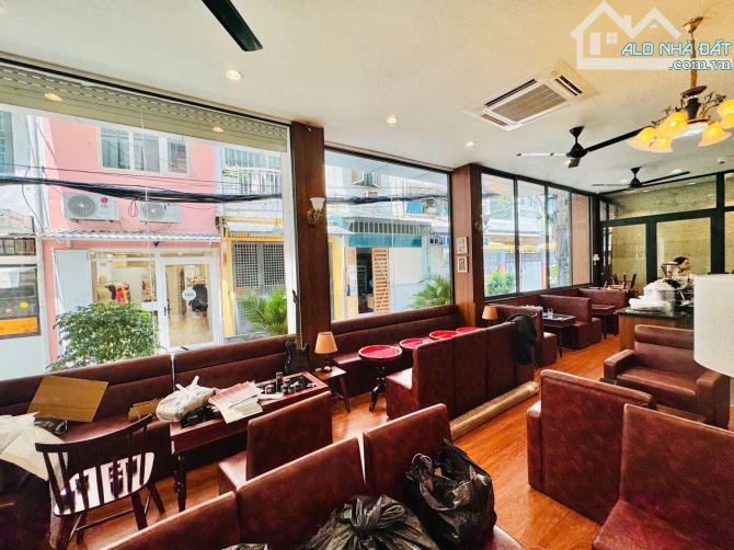 Căn góc 2 mặt tiền ngay Hai Bà Trưng,Quận 1.DT: 20x5,3m.5 tầng nhà siêu đẹp.HĐT: 90tr/th.