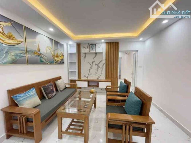 Bán nhà Thuỵ Khuê, Tây Hồ, gần ôtô, 60mx4t, 10.8 tỷ