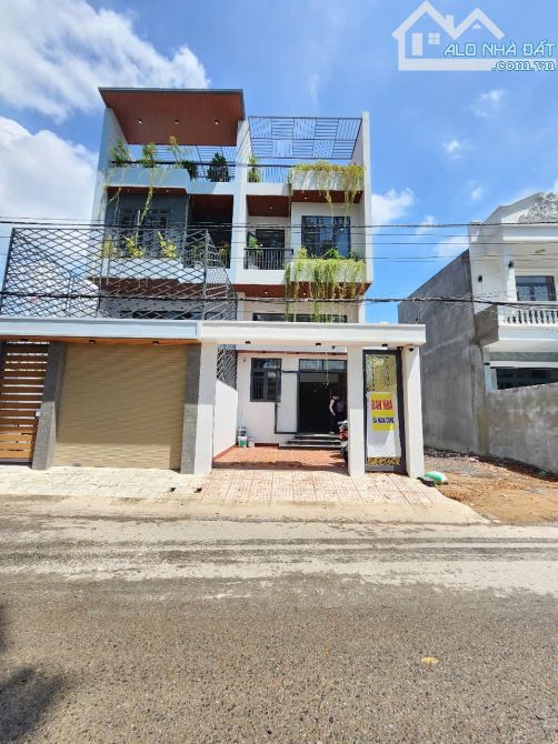 nhà 1 Trệt Lửng 2 Lầu 87.7m2 4Ty2 TL hoàn Công kinh doanh buôn bán đường ĐT743C