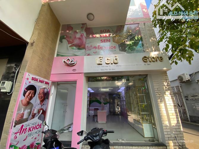 Cho Thuê Nhà Căn Góc Mặt Tiền Đường Nguyễn Hồng Đào - Khu Bàu Cát Tân Bình 5x17 5 Tầng