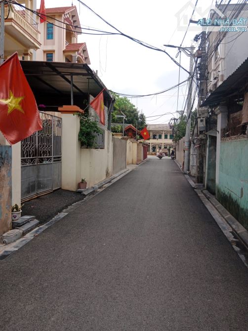 LỄ PHÁP - TIÊN DƯƠNG - NGÕ NÔNG VÀI BƯỚC RA TRỤC CHÍNH - NGÕ Ô TÔ