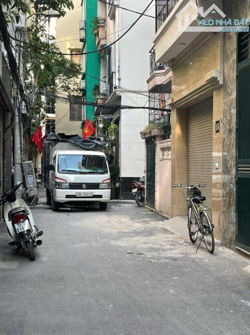 Bán nhà Cù Chính Lan. DT 59m x 4,1m MT. Giá 18,5 Tỷ, Phân Lô Quân Đội, 2 Mặt Ngõ Oto Tránh