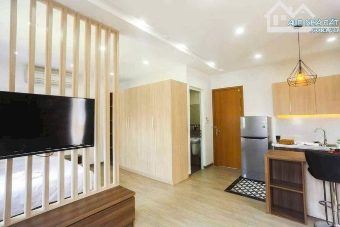 Gấp - Bán Tòa Căn Hộ 5 Tầng + Tum 3 Mặt Thoáng Đường Phan Tứ - Dòng Tiền 100tr/tháng