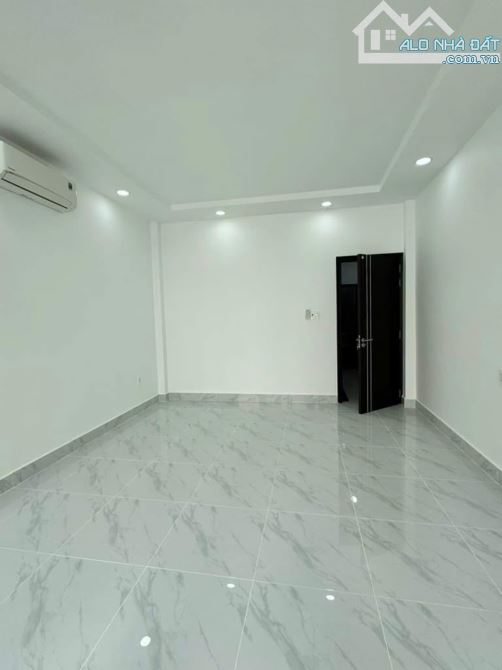 Chủ ngộp ra gấp căn Tạ Quang Bửu, Quận 8, giảm 200 triệu còn 2 tỷ 960 / 48m2 sổ hồng riên