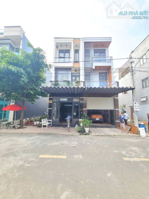 nhà 1 trệt 2 lầu 71.2m2 4ty750 TL, KDC ngay Trung Tâm Y Tế Dĩ An 500m, p.Tân Đông Hiệp