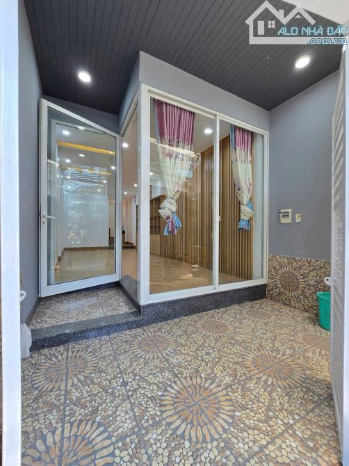 NHỈNH 4 TỶ CÓ NGAY NHÀ 3 TẦNG KIỆT OTO ĐẬU ĐỔ NGÀY ĐÊM