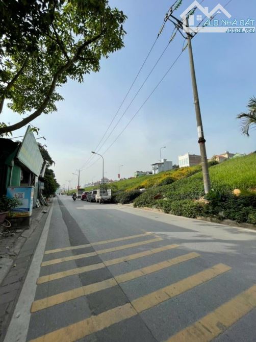 BÁN ĐẤT PHỐ NGỌC THỤY LONG BIÊN 10.5 TỶ 100M MT 5M Ô TÔ VÀO NGÕ THÔNG KINH DOANH.
