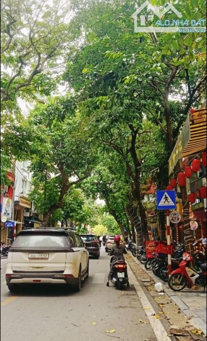 VỊ TRÍ ĐẸP PHỐ HÀNG BÔNG - 100m2 - VỈA HÈ RỘNG- ĐƯỜNG 2 CHIỀU Ô TÔ- KINH DOANH ĐỈNH💎