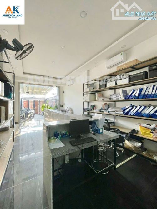 BÁN NHÀ MẶT TIỀN 1 TRỆT 3 LẦU - ĐƯỜNG SỐ 11 - PHƯỜNG TRƯỜNG THỌ - 104.6m2, THU NHẬP 30TR