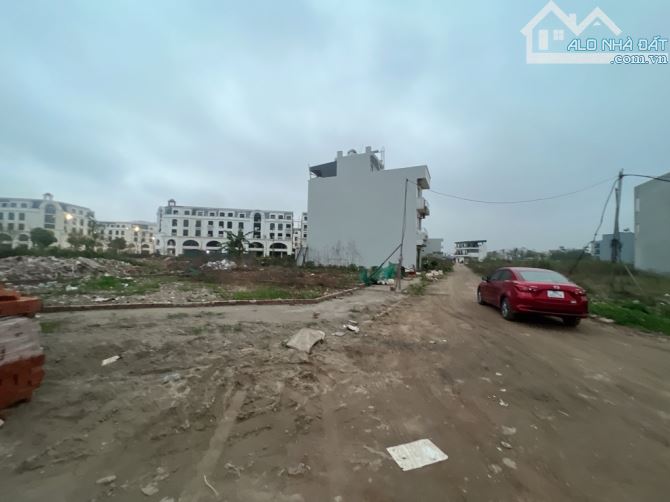 ĐẤT ĐẸP SÁT LIỀN KỀ KDT HINODE , Lô Góc gần View hồ , trường học các cấp , đường 12m và24m