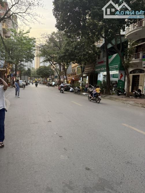 Bán nhà mặt trục chính Đền Lừ Hoàng Mai - Mặt tiền rộng , kinh doanh đắc địa . giá đầu tư