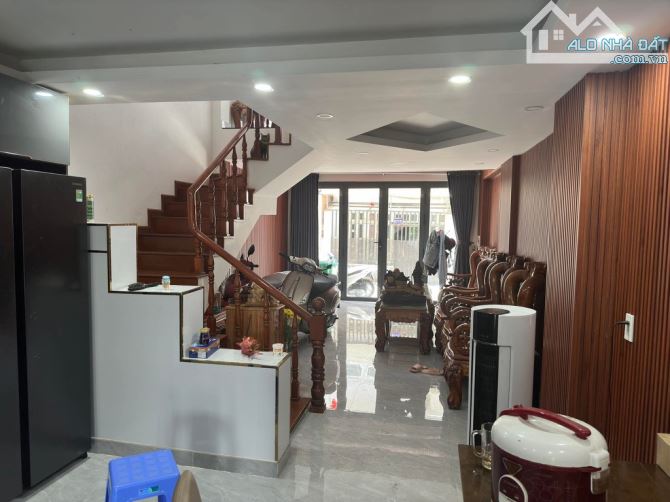 Nhà 4 tầng 62m2 - 7.x tỷ - ô tô tới nhà - Huỳnh Tấn Phát - Phú Thuận - Quận 7