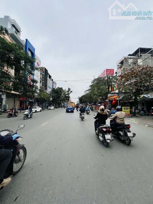 Bán 214m mặt đường Trần Nhân Tông Kiến An. Giá 13.5 tỷ