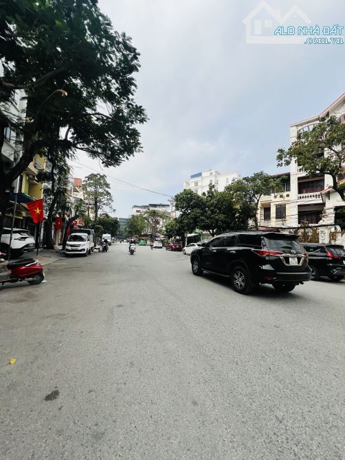 Bán 437m mặt đường Trần Nhân Tông Kiến An. Giá 27 tỷ.