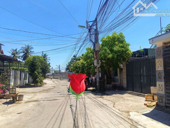 Cần bán lô đất đẹp thổ cư ngay ngã 3 chợ Phước Đồng Nha Trang
