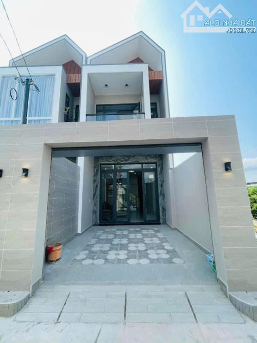 Siêu phẩm, nhà lầu xây mới sổ riêng thổ cư 100% ngay Bệnh Viện Da Liễu, giáp Trảng Dài