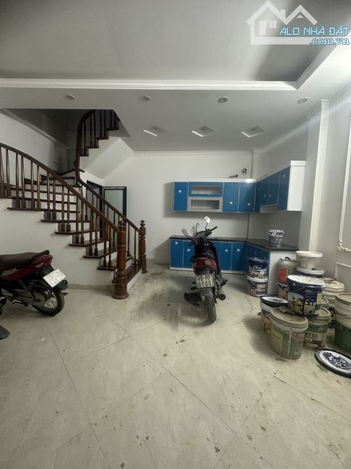 HỒNGMAI - HAI BÀ TRƯNG - 43M2 - 5T - MT:5.25M - NHÀ MỚI KÍNH COONG - GIÁ 8.9 T
