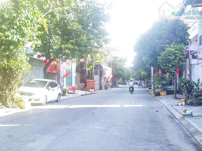 Bán lô đất 100m2 mặt tiền đường số 3 KDC Hồng Long Hiệp Bình Phước Thủ Đức giá 70tr/m2