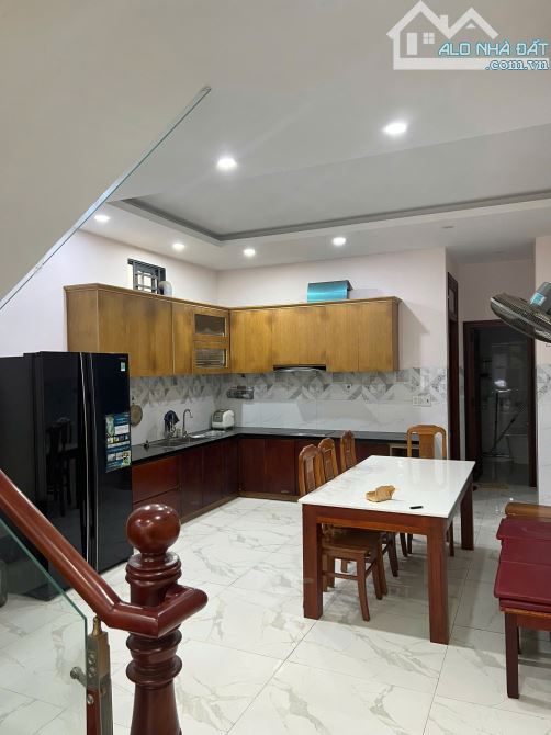 Bán nhà 3 tầng hẻm Nguyễn Thị Định, Phước Long, Nha Trang. DT: 85m2. Giá bán 6ty250tr