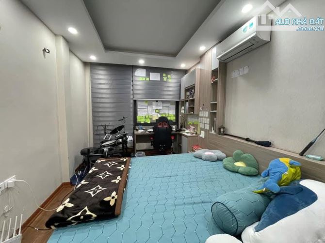 GẤP ! Bán nhà Hoàng Hoa Thám 27m2, nhà đẹp ở ngay, full NT, sát ô tô tránh, MT rộng 6m