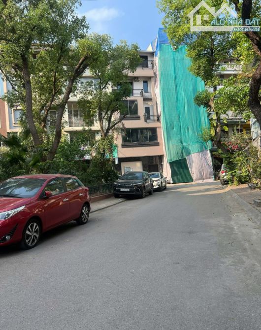 SIÊU PHẨM GIẢNG VÕ hơn 70m2- Ô TÔ TRÁNH - 3 THOÁNG - KD - TIỆN ÍCH BẠT NGÀN