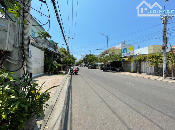 Bán nhà Cấp 4 mặt tiền đường Phùng Hưng