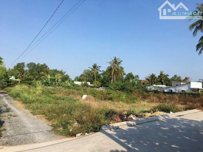 Bán nhanh 2100m2 full thổ cư hẻm xe hơi đường Long Thuận Long Phước giá đầu tư 38 triệu/m2