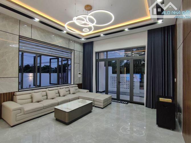 NHÀ GẦN AEON LONG BIÊN – 75M² – 5 TẦNG – GIÁ CHỈ HƠN 7 T