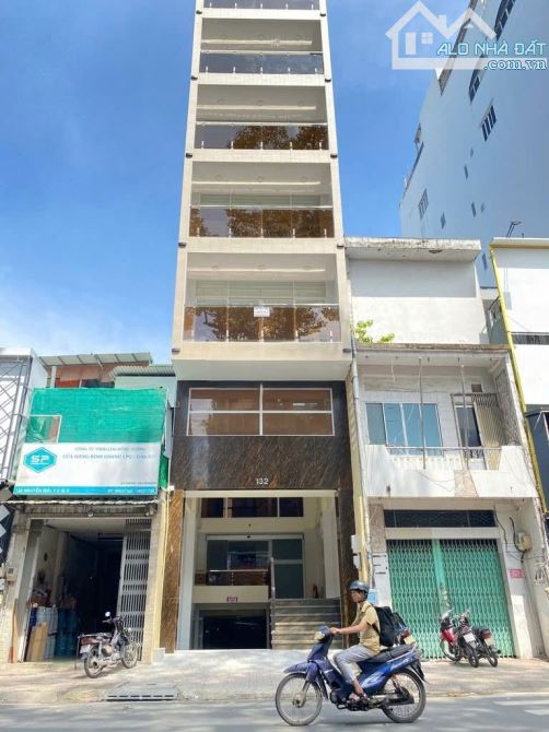 CHO THUÊ TÒA NHÀ 132 NGUYỄN TRÃI, QUẬN 5 - DTSD 850M2 - 1 HẦM 8 TẦNG - THANG MÁY, PCCC