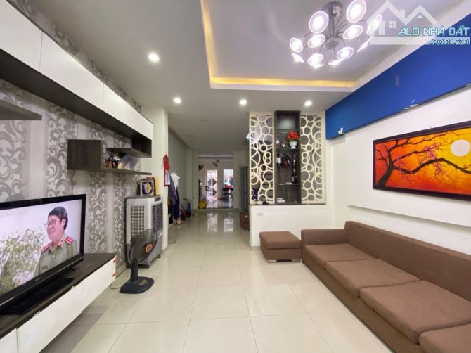 Bán nhà Âu Cơ 105m2x5T, mt4.2m 11.5 tỷ Tây Hồ