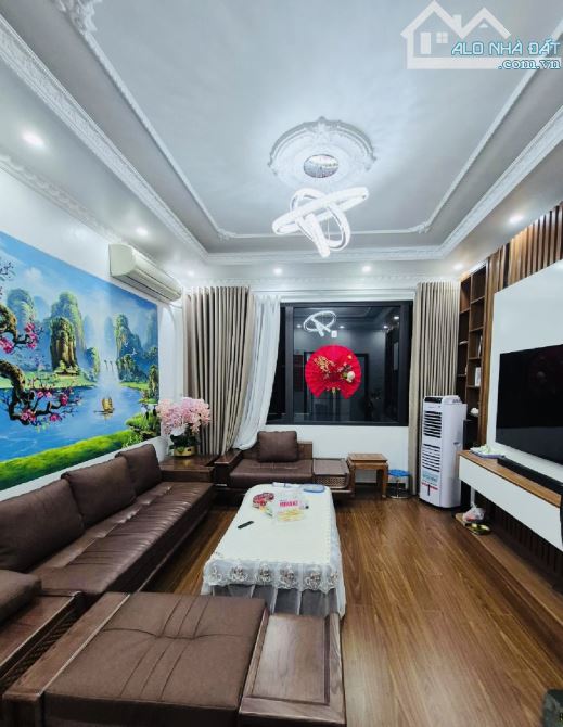 BÁN CĂN TRUNG VĂN NAM TỪ  LIÊM NHÀ ĐẸP FULL NỘI THẤT - 47m - 5T - 9.45 TỶ
