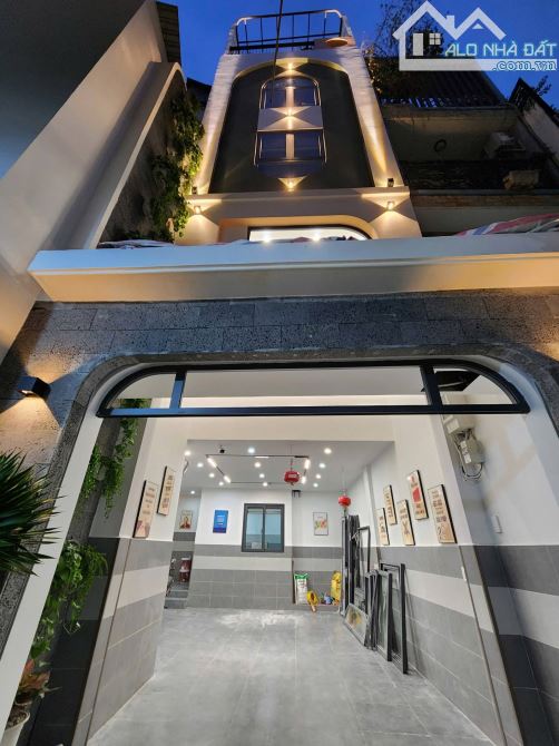 💰 DÒNG TIỀN 840 TRIỆU/NĂM – TÒA NHÀ CHDV MỚI 100% NGAY VẠN HẠNH MALL – GIÁ CHỈ 17.2 TỶ