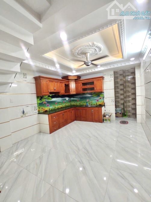 4+14m lê văn quới,trệt ,lầu chỉ 3ty6 ,một sẹc Bình Trị Đông Bình Tân