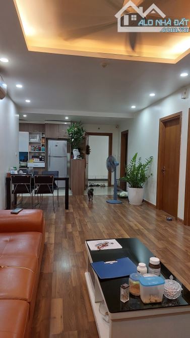 Bán căn hộ chung cư TNR Goldmark city Hồ Tùng Mậu 104m2 giá 7.8 tỷ