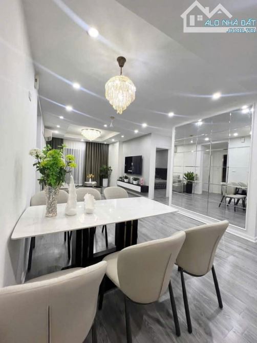 Bán căn hộ chung cư N03T5 Ngoại Giao Đoàn – 90m2 ( 3PN) và 185m2 ( 4PN) – giá tốt.