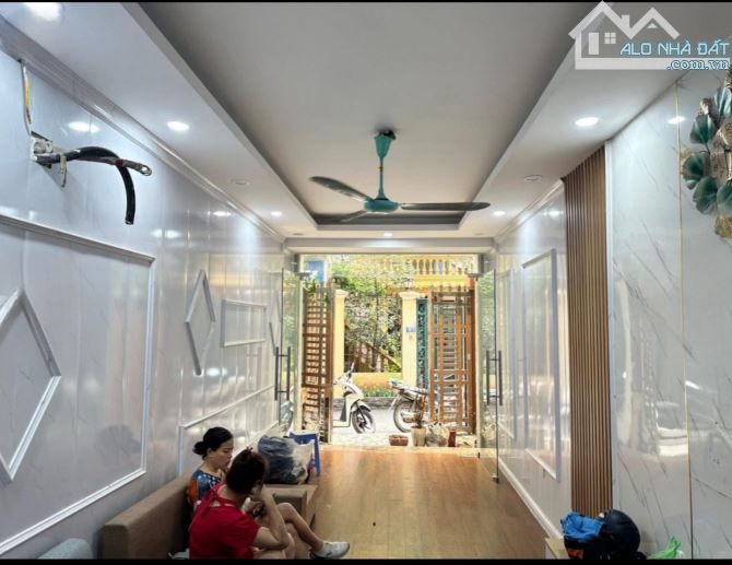 Phân lô Nguyễn Ngọc Nại, 10m ra phố, Ô tô, ở sướng, 53m 3 tầng 3.4m mặt, Giá 13.3 tỷ.