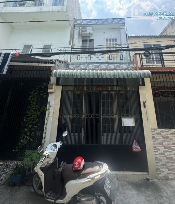 Bán nhà HXT Chiến Lược, gần Hương Lộ 2, Bình Tân, 3x10 - 2 tầng, chỉ hơn 2 tỷ