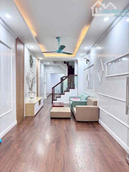 Bán nhà Vũ Tông Phan dòng tiền nhận lãi 12 tháng đều đều 48m2 – 5T – Nhỉnh 10.55 tỷ.