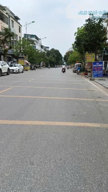 bán liền kề trục kinh doanh KĐT Văn Phú 95m2, mt 5m giá 23 tỷ
