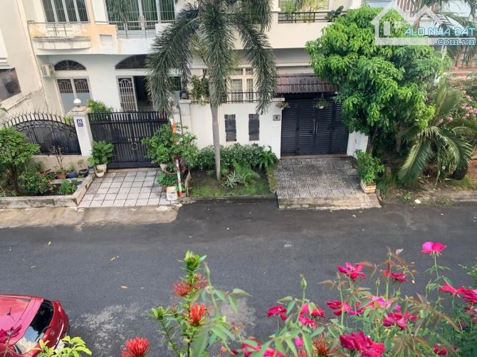 Biệt Thự 4 tầng Mặt tiền đường số 10 Hiệp Bình Chánh Tp Thủ Đức 123m2 giá 19 tỷ