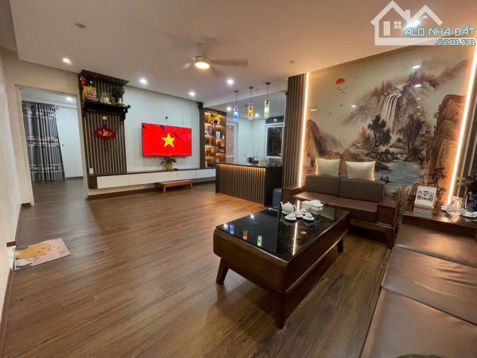 Bán căn hộ tòa Thủy Lợi 95M 2PN 2VS, sổ đỏ, full đồ xịn, tầng view đẹp, 4.8 tỷ