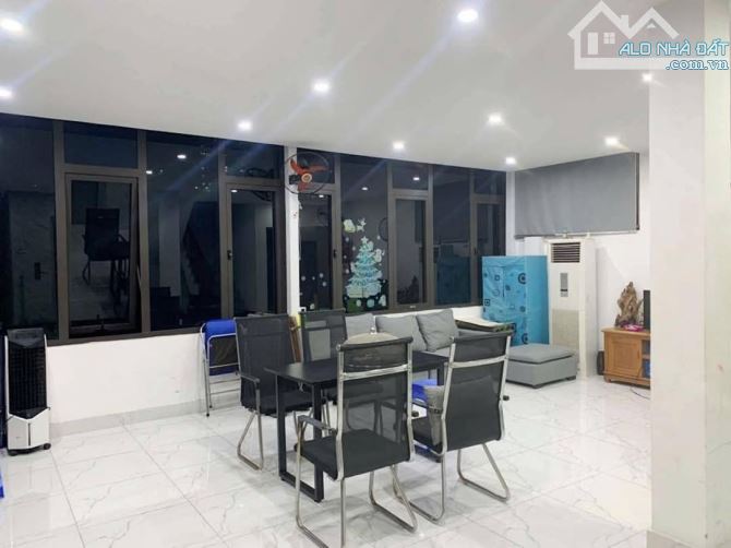 Bán nhà Hoàng Hoa Thám, Ba Đình 62m2 X6 tầng thang máy, mt 8m, kinh doanh đỉnh 18.6 tỷ
