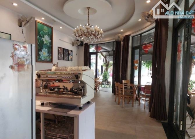 Cần bán tòa căn hộ lô góc 2 mặt tiền 6 tầng đường Huỳnh Tấn phát