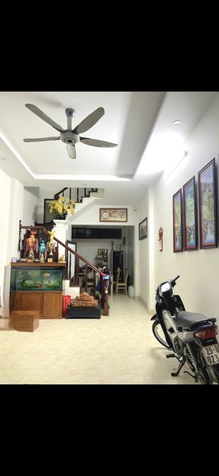 Cần bán nhà 3 tầng phân lô. Nguyễn Văn Lộc Mỗ Lao