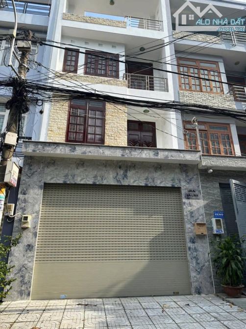 Bán gấp nhà sát Eaon Mall đường 17B khu Tên Lửa 5x20m 3 lầu giá 13.3 tỷ (giá tốt)