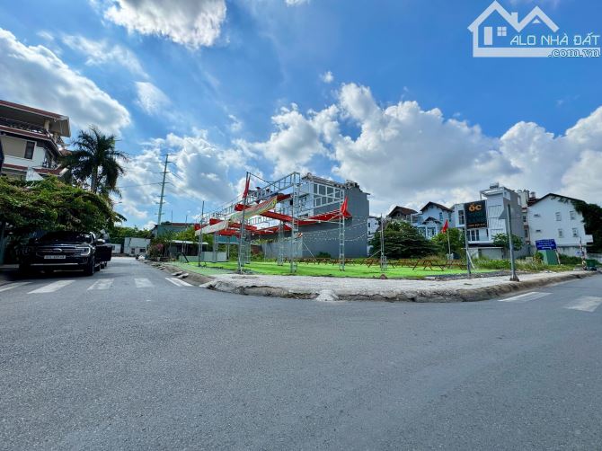 Đất Biệt Thự 307m2(17mx18m) Góc 2 Mặt Tiền-KDC Văn Minh,An Phú,Quận 2-Giá 71 Tỷ TL