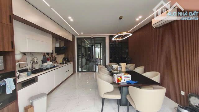 NHÀ MỚI ĐẸP Ô TÔ VÀO NHÀ Tư Đình 97/120m2 X 6 tầng, mặt tiền 5.5m, 19 tỷ Long Biên