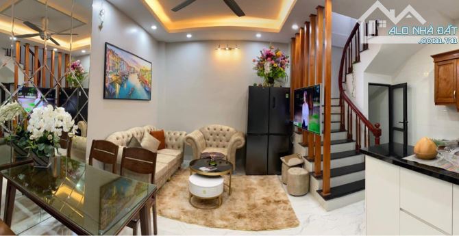 60M RA Ô TÔ TRÁNH , KHƯƠNG TRUNG THANH XUÂN , 35M2 6TẦNG, 6.6 TỶ.
