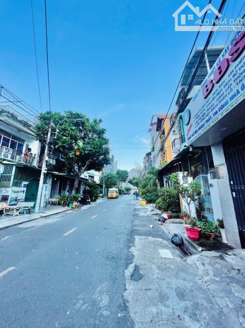 Bán nhà mặt tiền Bác Ái, 4x21m, chỉ 9.8 tỷ khu bàn cờ quận Tân Phú